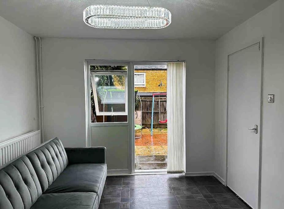 New! 4 Bedroom London House With Garden And Lawn Exterior photo